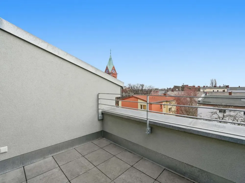 Stilvolle Dachgeschosswohnung in Spandau, 2 Zimmer, EBK und Balkon nahe Havel Altstadt Spandau