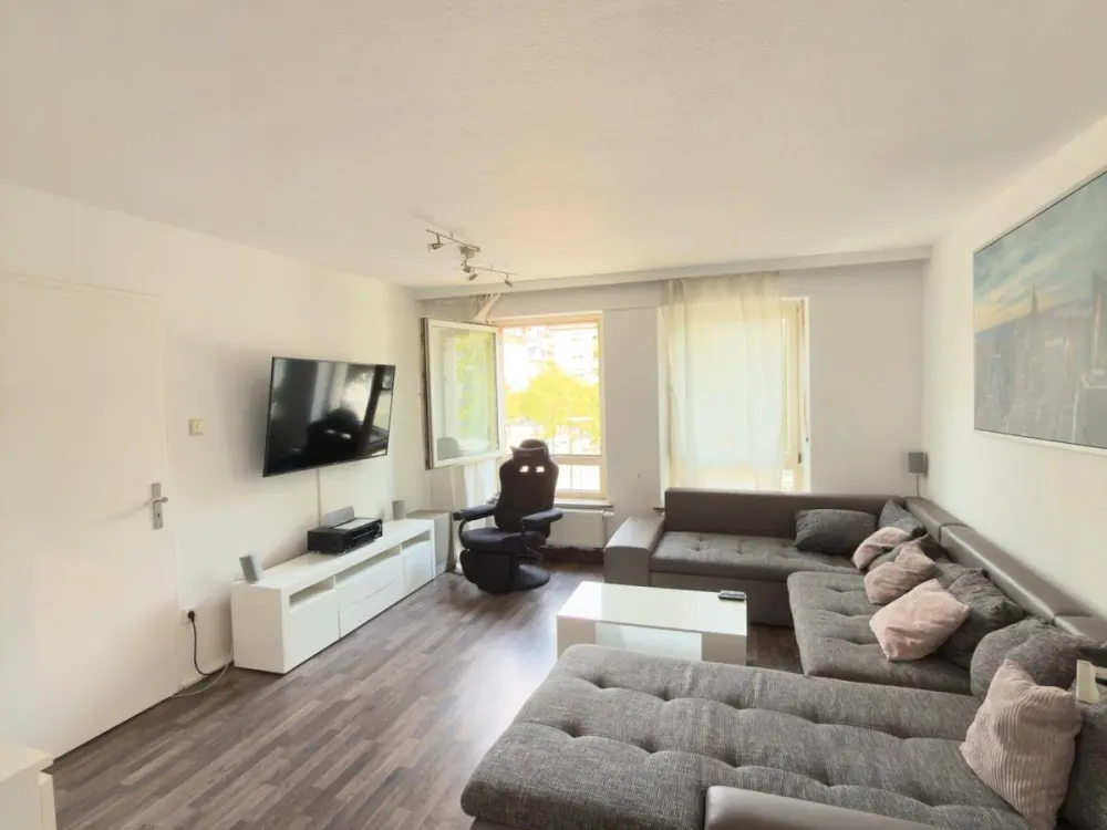 WG: Schöne zentrale 4-Zimmer Wohnung in der Nürnberger Südstadt