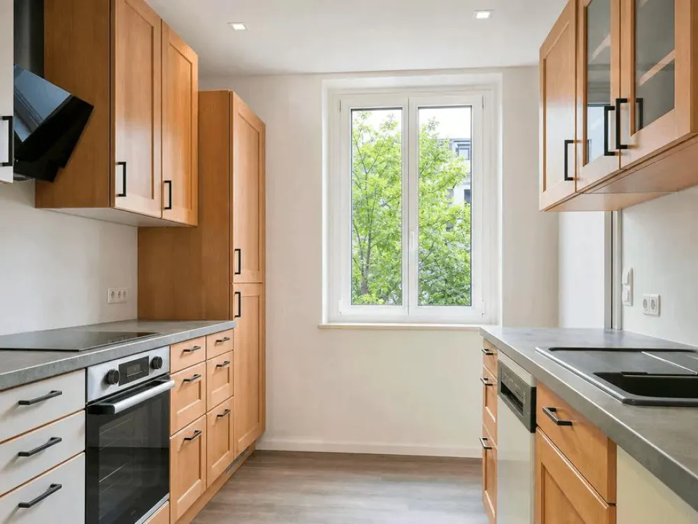 Geförderte Lichtdurchflutete 3-Zimmer-Wohnung in Pempelfort, Modernisiert, Aufzug & EBK