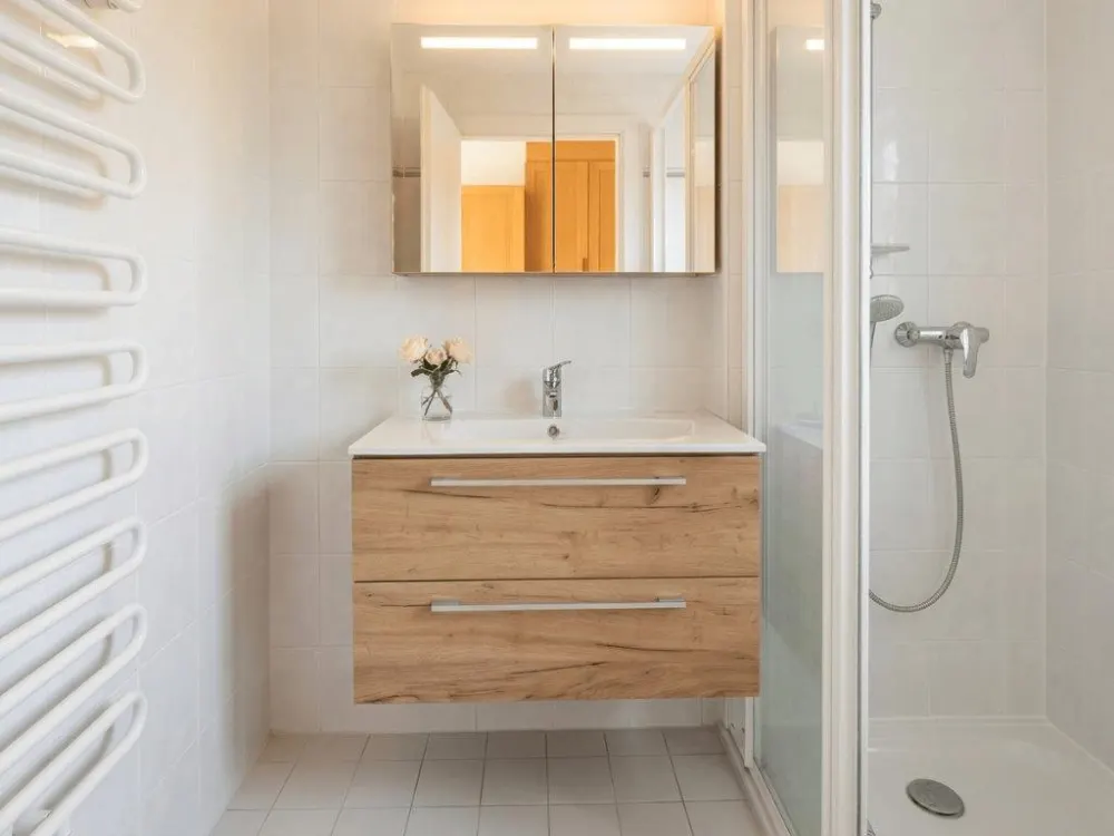 Geförderte Lichtdurchflutete 3-Zimmer-Wohnung in Pempelfort, Modernisiert, Aufzug & EBK
