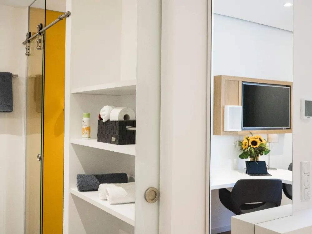 All Inclusive - Möbliertes Appartment mit Balkon - topmodern mit exklusiver Ausstattung und wöchentlicher Reinigung
