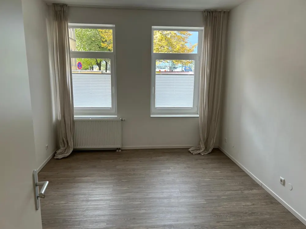 Helle 4-Zimmer-Wohnung mit Terrasse in sympathischem Altbau