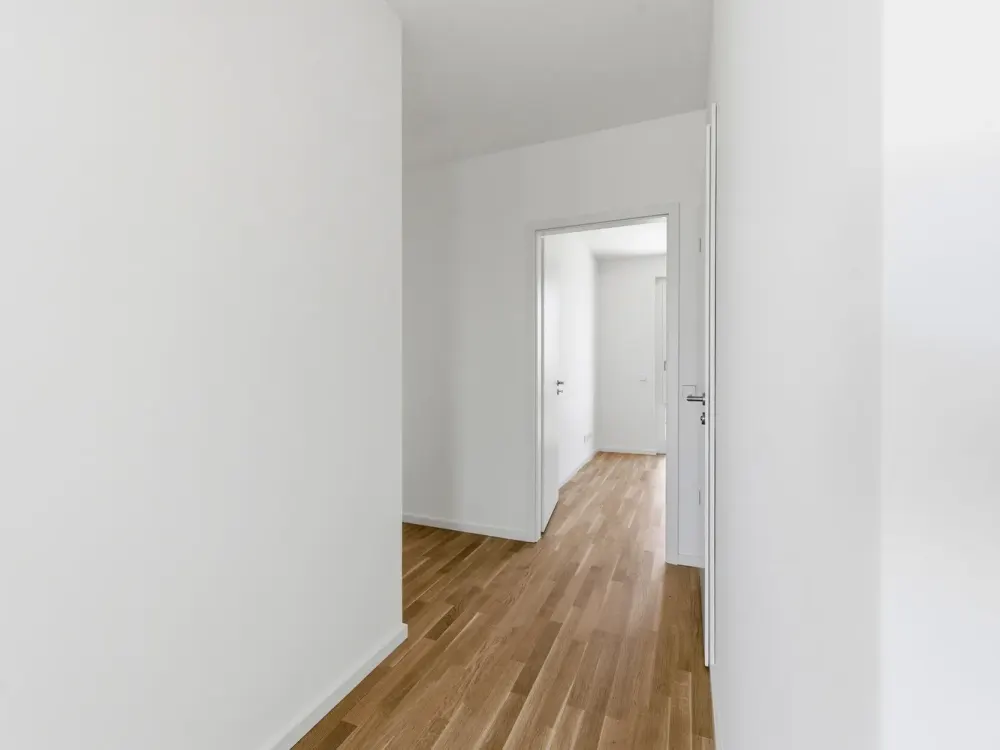 3-Room Apartment with Fitted Kitchen, Parking Space and High-Quality Features