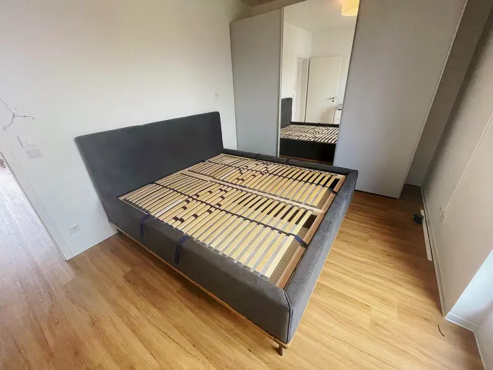 Moderne 3-Zimmer-Penthousewohnung, teilmöbliert, mit großer Terrasse, Top-Lage in Gerresheim