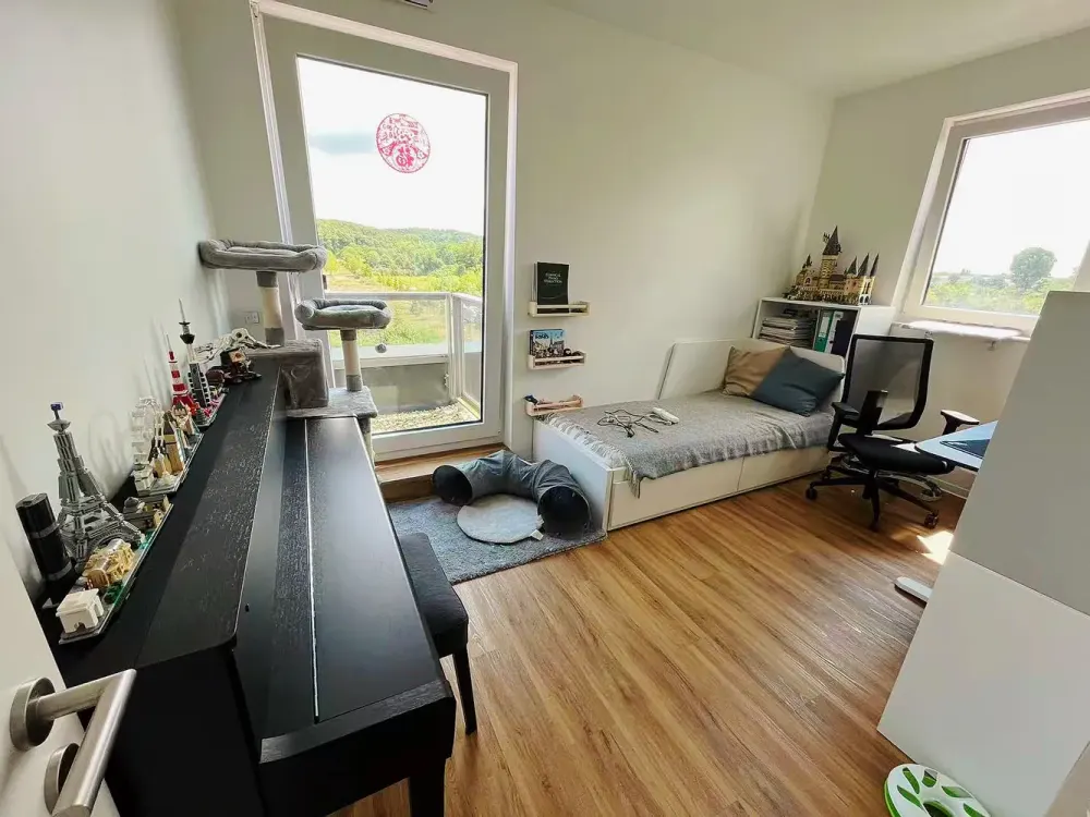 Moderne 3-Zimmer-Penthousewohnung, teilmöbliert, mit großer Terrasse, Top-Lage in Gerresheim