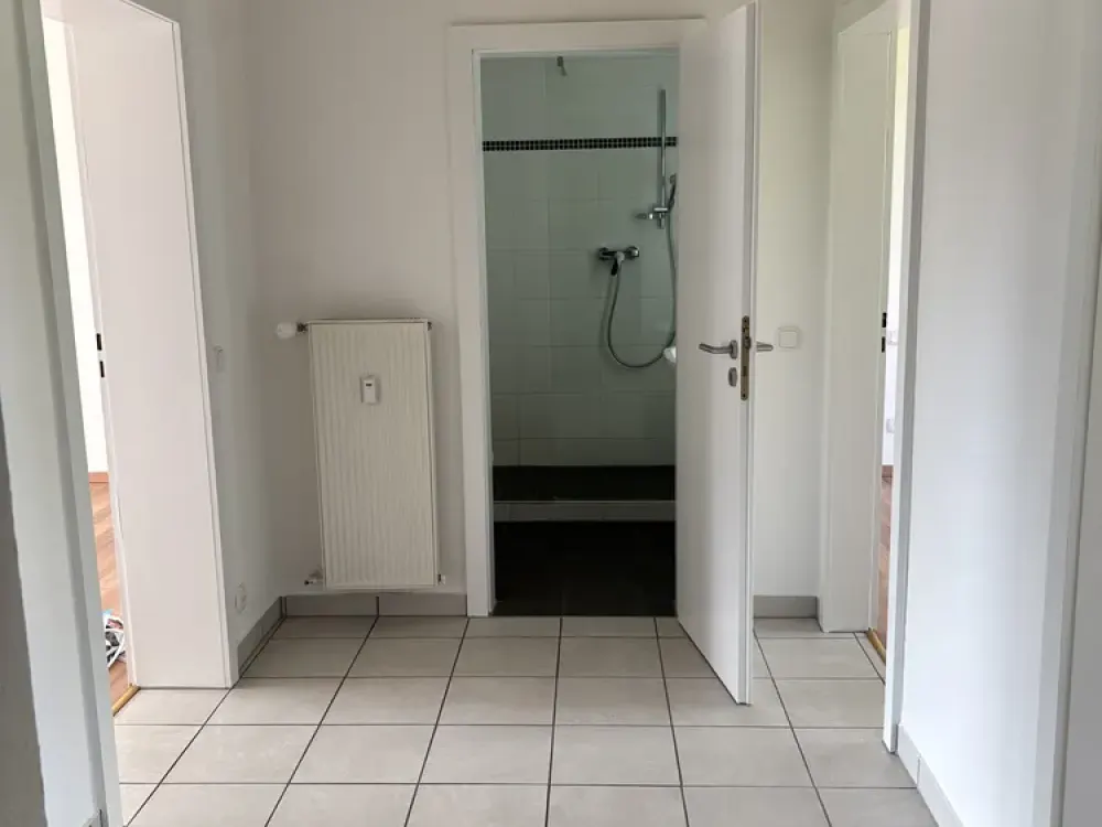 Gepflegte 3-Zimmer-Wohnung mit Garage und Balkon in Düsseldorf-Unterbach