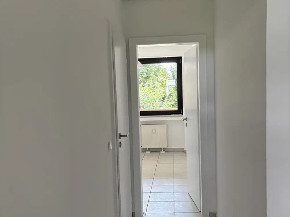 Gepflegte 3-Zimmer-Wohnung mit Garage und Balkon in Düsseldorf-Unterbach