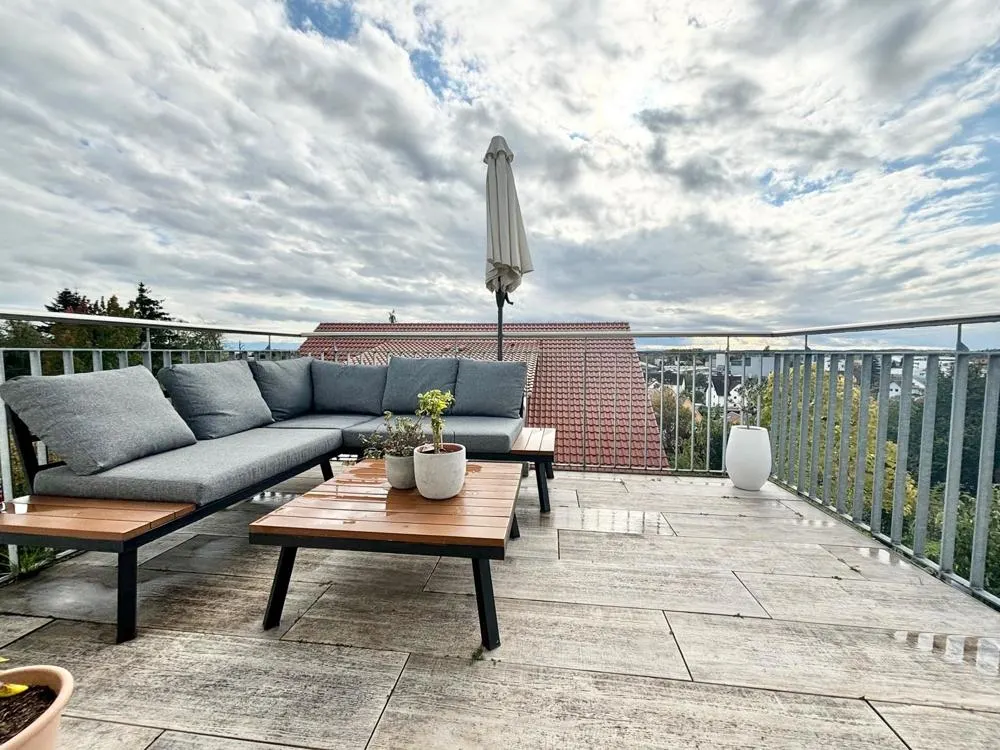 Spacious 3-Room Apartment in Sunny Elevated Location of Markdorf