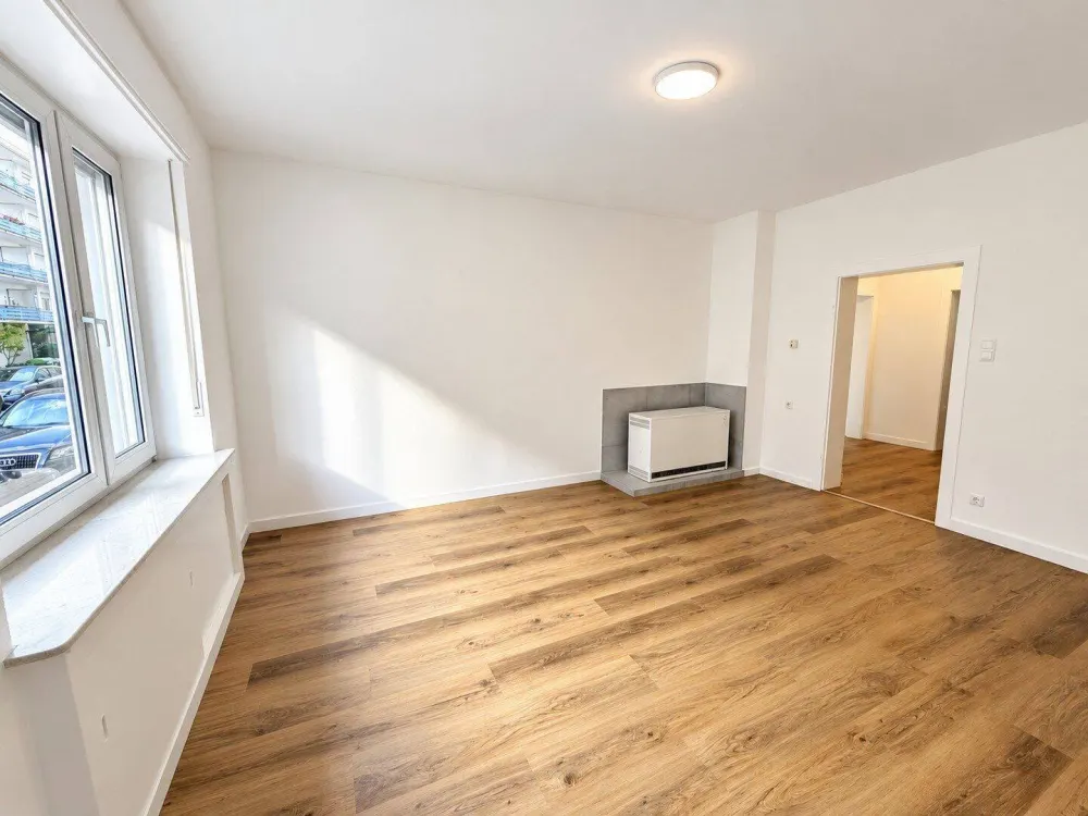 Erstbezug nach Sanierung! Stilvolle 2-Zimmer-Wohnung mit Wintergarten in TOP-Lage