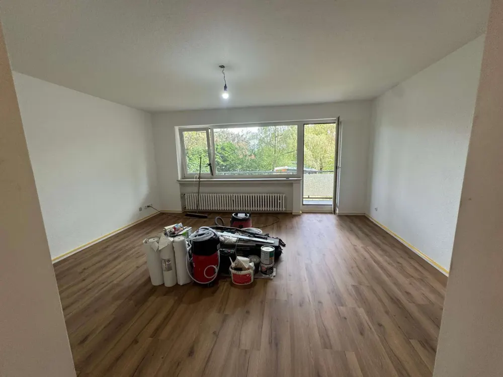 Erstbezug nach Renovierung, 1-Zimmer-Wohnung mit Balkon