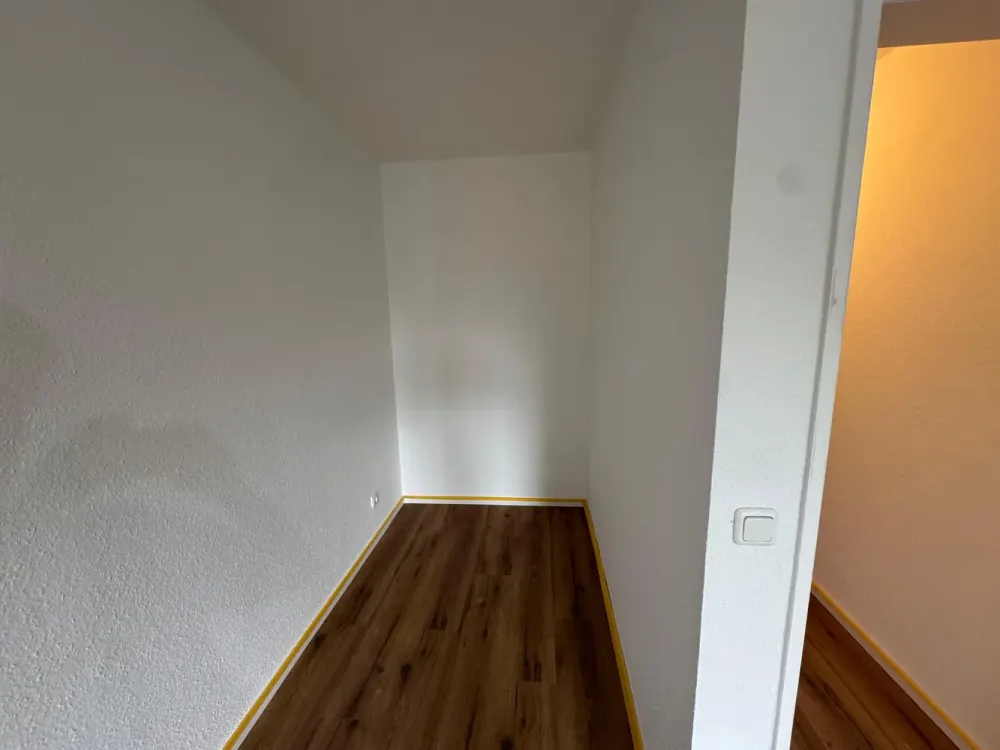 Erstbezug nach Renovierung, 1-Zimmer-Wohnung mit Balkon
