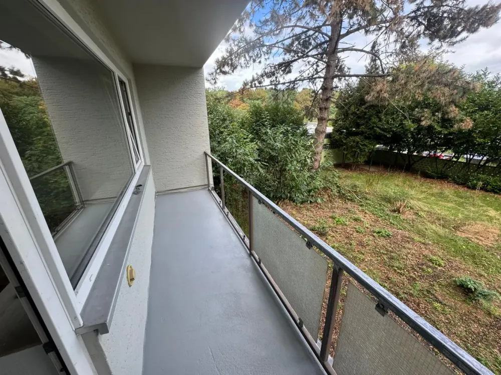 Erstbezug nach Renovierung, 1-Zimmer-Wohnung mit Balkon