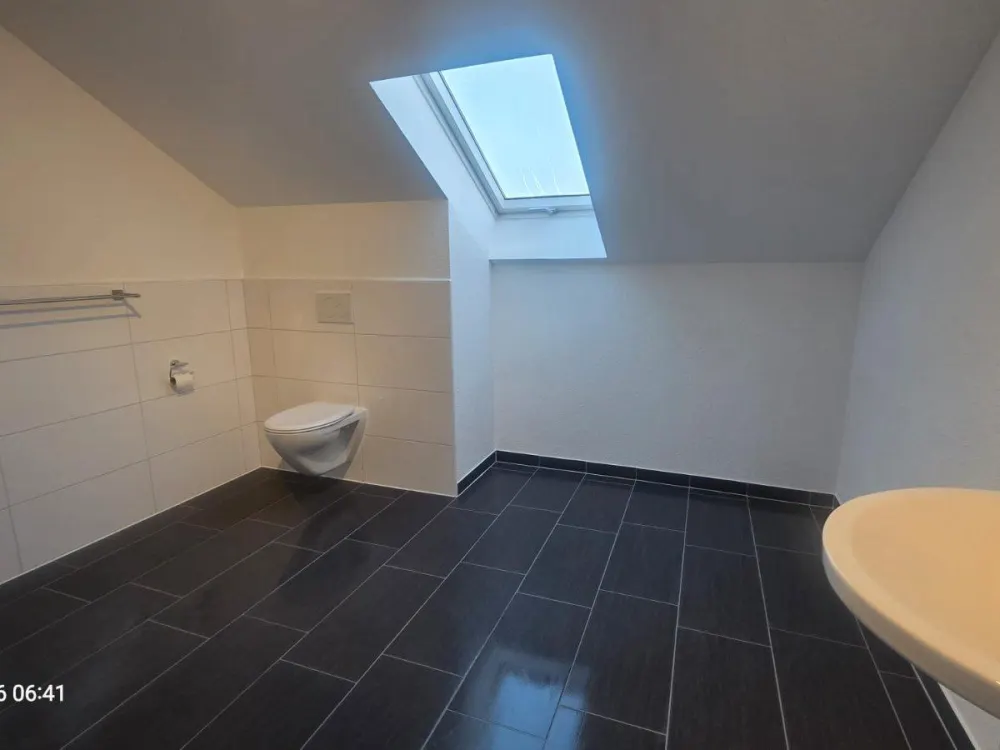 3 ZKB Balkon Dachgeschosswohnung inkl. Garage + Balkon