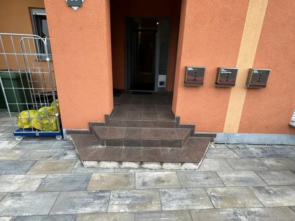 Moderne 4-Zimmer-Wohnung- Garten, Garage & Stellplätze inklusive