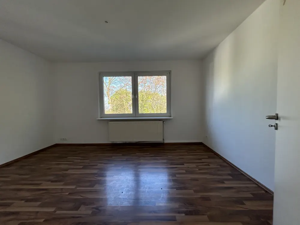 Modernisierte 2-Zimmerwohnung mit separater Küche