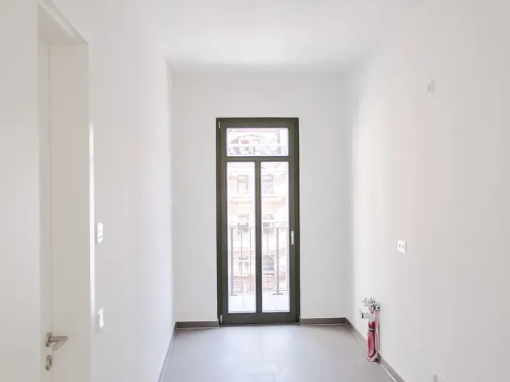 Charming 2-Room Apartment with Fitted Kitchen & Balcony - First Occupancy - WE11