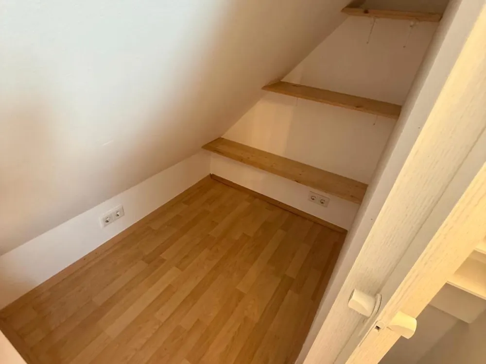 Ruhige 2-Zi. Dachgeschosswohnung in 75196 Remchingen-Wilferdingen