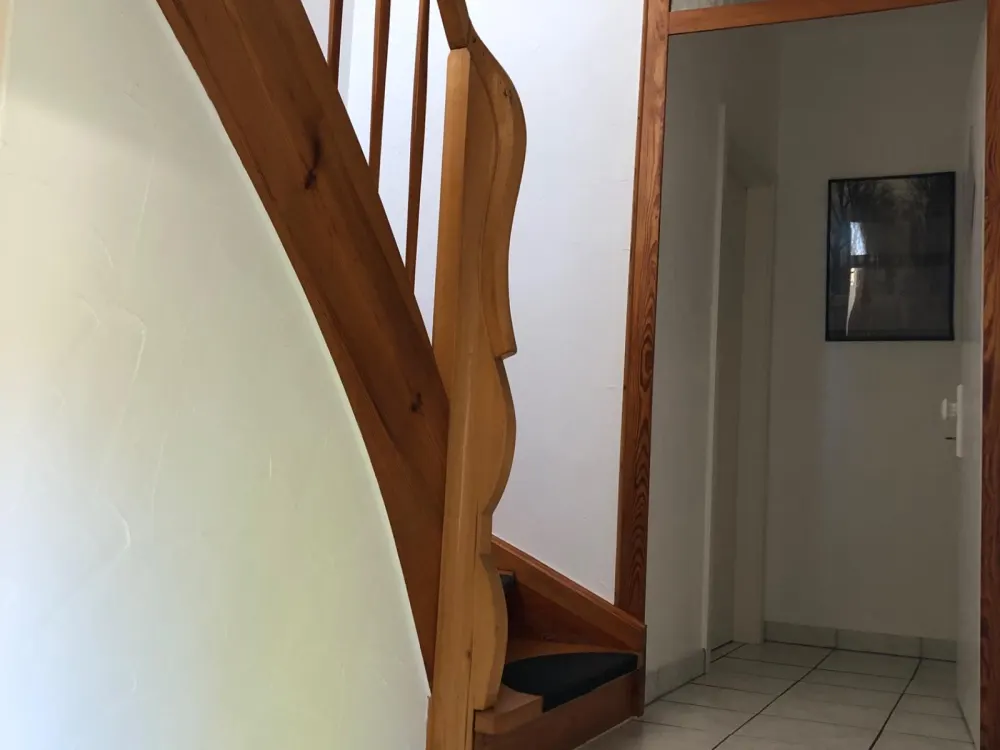 Vollmöbliertes Zimmer an Wochenendheimfahrer in Hanau/Großauheim