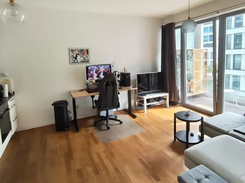 Moderne 2-Zimmer-Wohnung in Berlin Mitte mit Einbauküche und Balkon (BJ 2020)