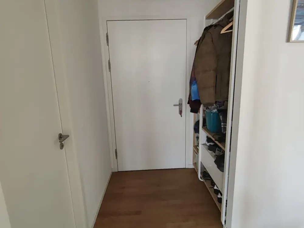 Moderne 2-Zimmer-Wohnung in Berlin Mitte mit Einbauküche und Balkon (BJ 2020)