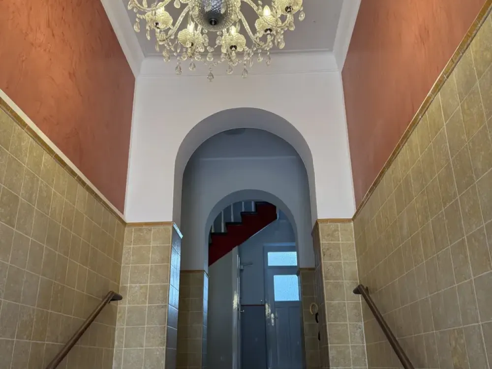 Wohnen im denkmalgeschütztem Altbau: 3-Zimmer-Wohnung in der Südstadt