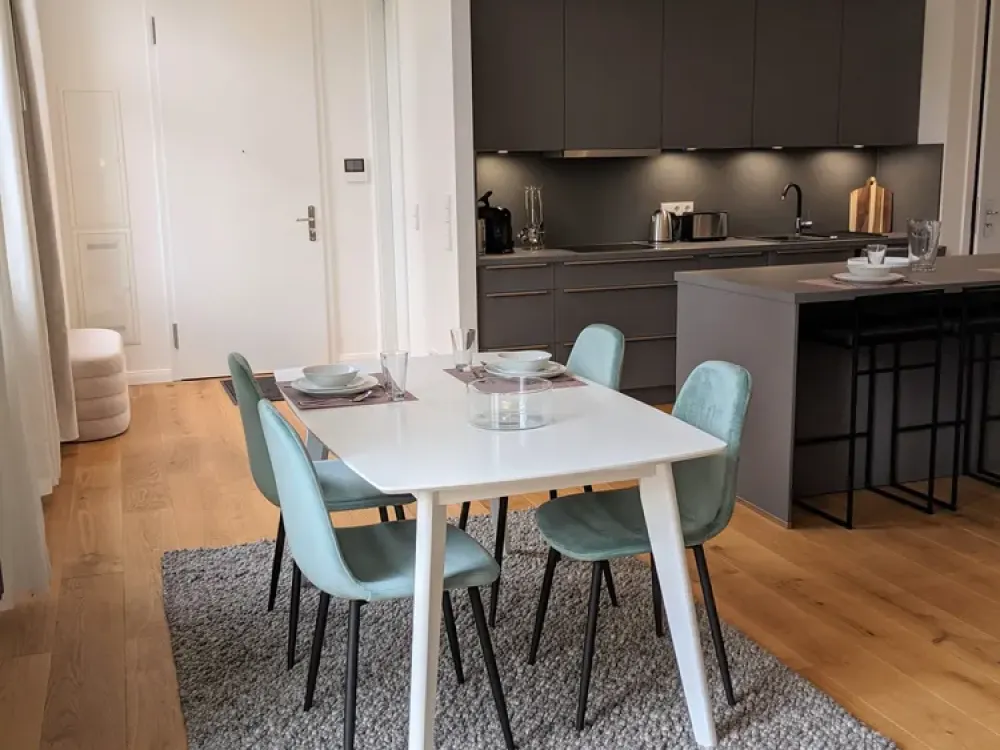 Möblierte 2-Zimmerwohnung in Berlin-Steglitz/ Furnished 2 room apartment in Berlin-Steglitz