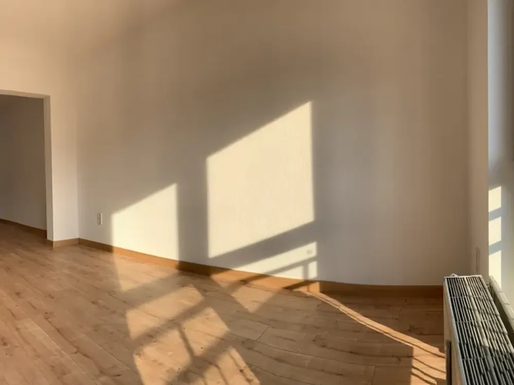 Begeisternder Blick ins Grüne: Schöne, helle 2-R-Whg 56 m² im 2. OG, separate Küche