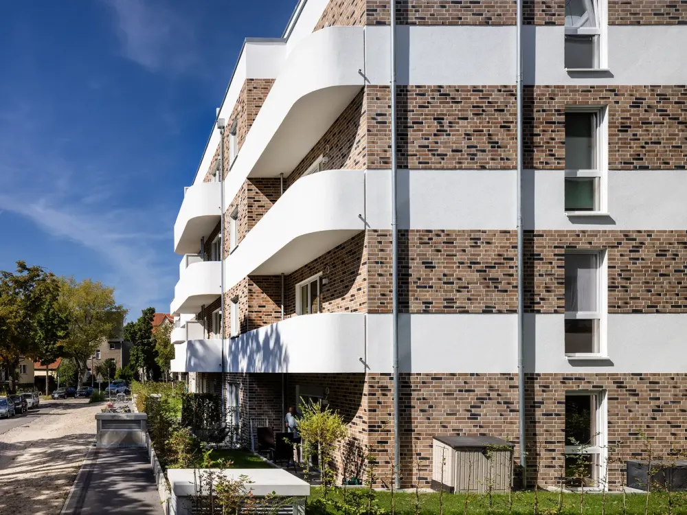 Exklusive, neuwertige 2-Zimmer-Wohnung, 71 qm, Einbauküche und Balkon in Berlin-Karlshorst