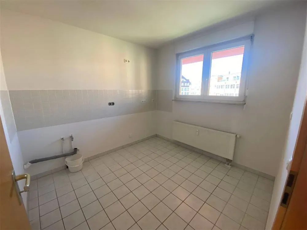 Erfurt* Karree am Südpark*renovierte 3 Zi.-Whg. *Balkon* sep. Küche* Wannenbad
