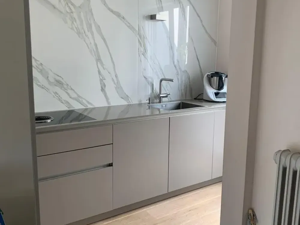 ***IHR PLATZ FÜR KREATIVE WOHN(T)RÄUME - TOLLE 3 ZIMMER WOHNUNG MIT EINBAUKÜCHE UND 2 BALKONEN***