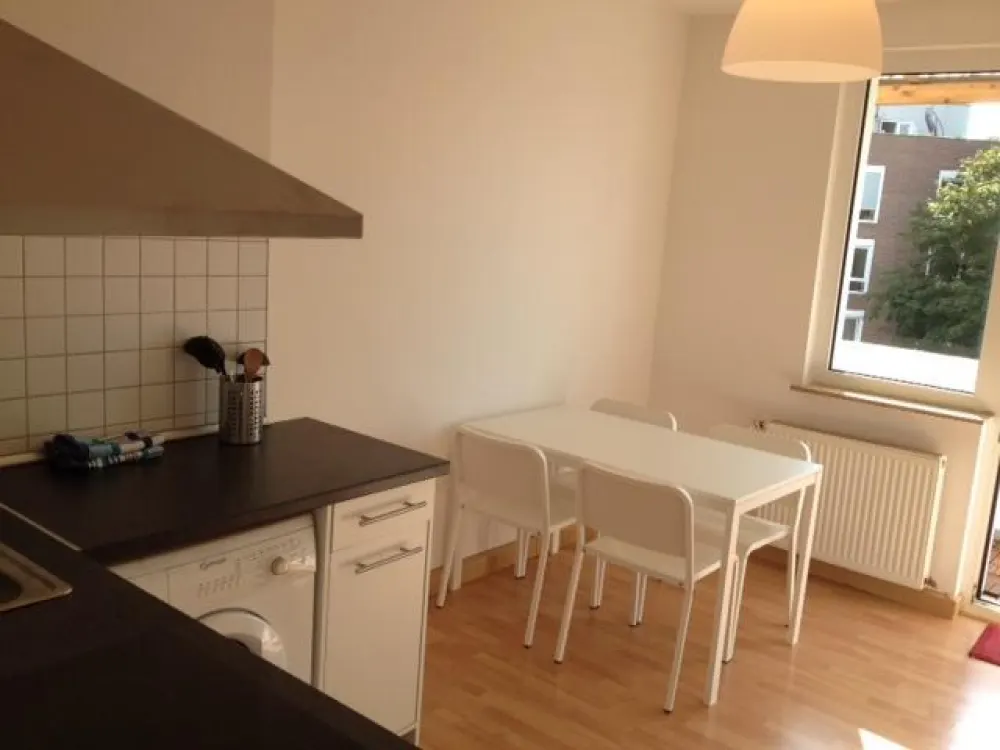 Neuwertig möbliertes, helles und ruhiges 1 Zimmer Apartment