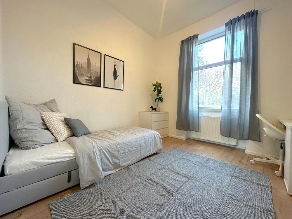 Zwei Zimmer frei in moderner 3er-WG, Rat-Beil-Straße 25, Frankfurt am Main! - FH Frankfurt