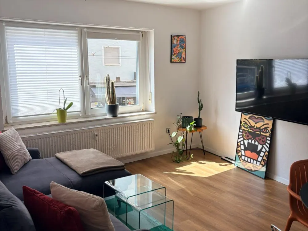 2 Rooms with Balcony - 1st Floor Central in Steinbühl