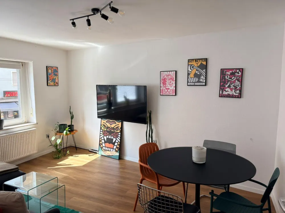 2 Rooms with Balcony - 1st Floor Central in Steinbühl