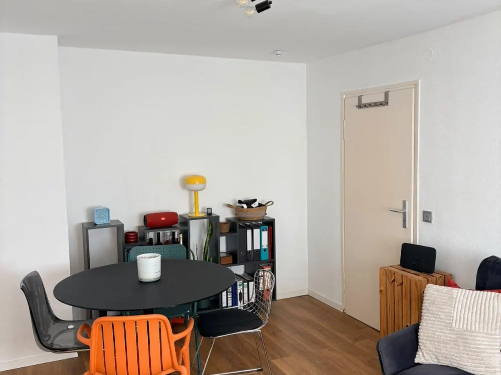 2 Rooms with Balcony - 1st Floor Central in Steinbühl