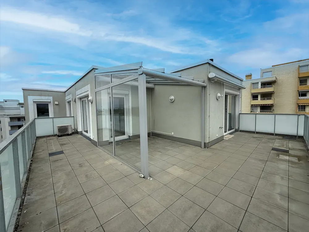 Light. Space. Feeling of Life. Dream Apartment with Roof Terrace