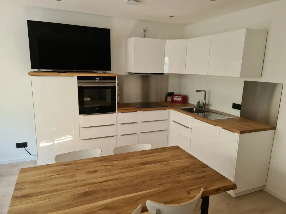 Helle, hochwertige, möblierte 1-Zimmer-Wohnung in Rutesheim