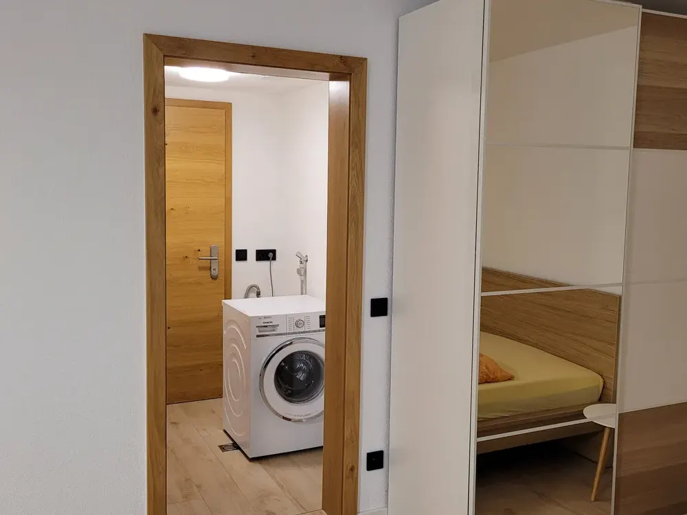 Helle, hochwertige, möblierte 1-Zimmer-Wohnung in Rutesheim