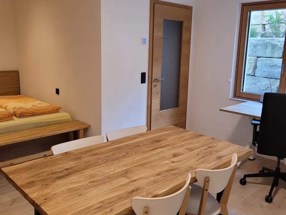 Helle, hochwertige, möblierte 1-Zimmer-Wohnung in Rutesheim