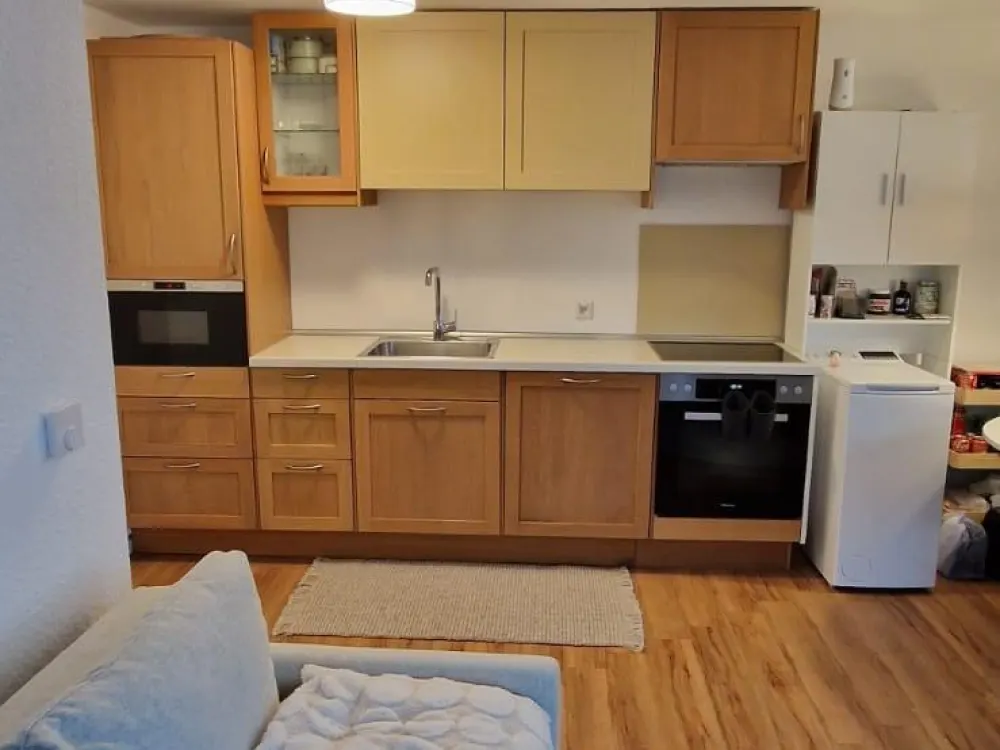 2-Zimmer Wohnung - Voll Möbliert - Terrasse + Stellplatz