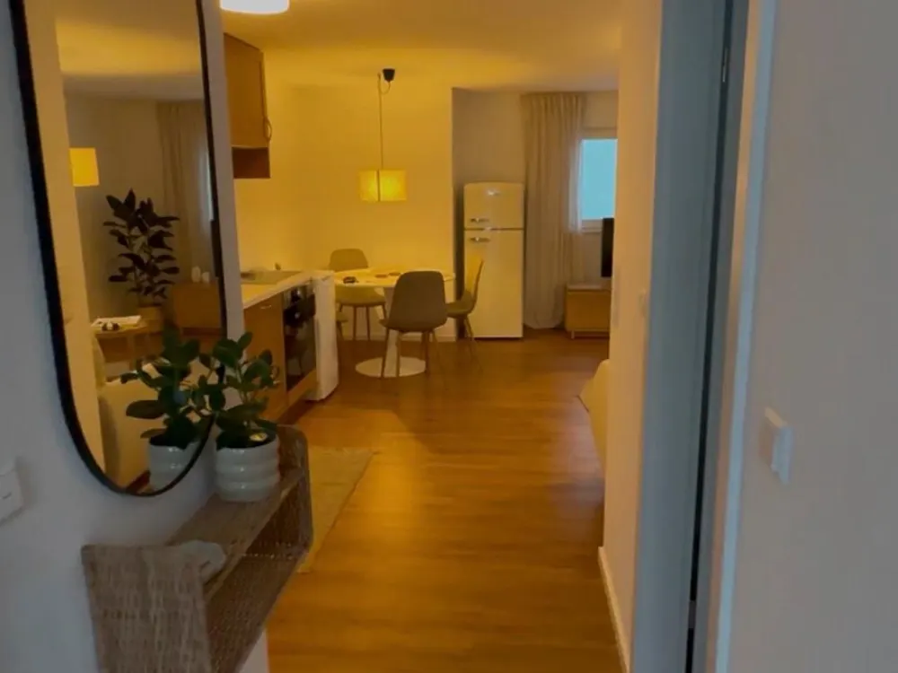 2-Zimmer Wohnung - Voll Möbliert - Terrasse + Stellplatz