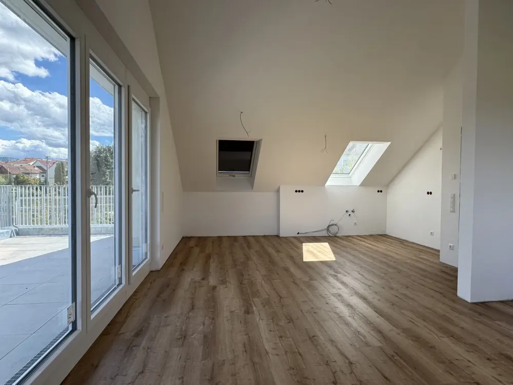Erstbezug: Hochwertige 2,5-Zi Terrassenwohnung, Esslingen - niedrige Energiekosten