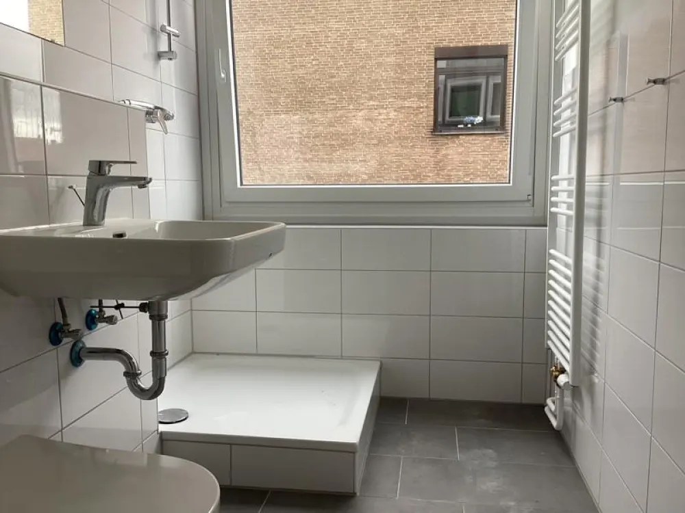 City-Lage, Renovierte 1-Zimmer-Wohnung, ca. 35 m², ab sofort verfügbar