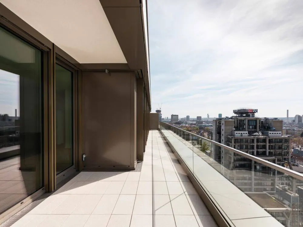 Blick auf die Frankfurter Skyline - 3 Zimmer-Penthouse mit Dachterrasse