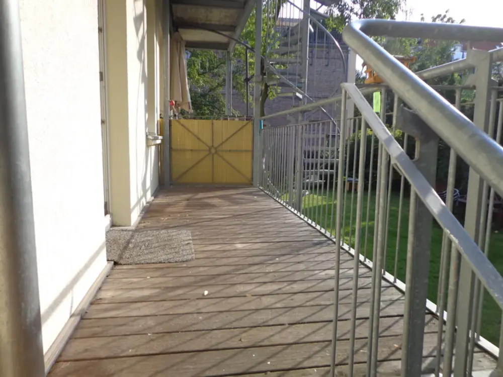 eigener Garten und Stellplatz,Balk.,EBK gg. Aufpreis mög.Bestlage,helle 3 Ziwhg. in Gartenhaus,ruhig