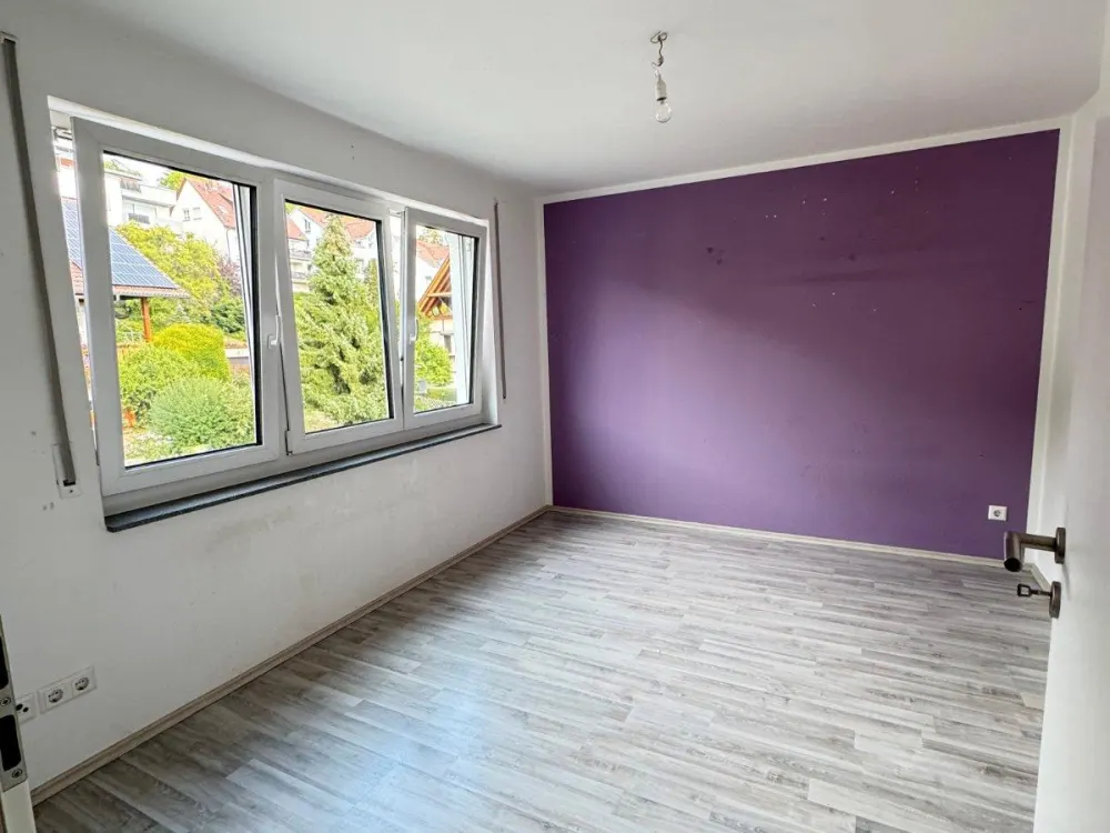 Helle 4-Zimmer Wohnung, Balkon und TG Stellplatz in ruhiger Lage