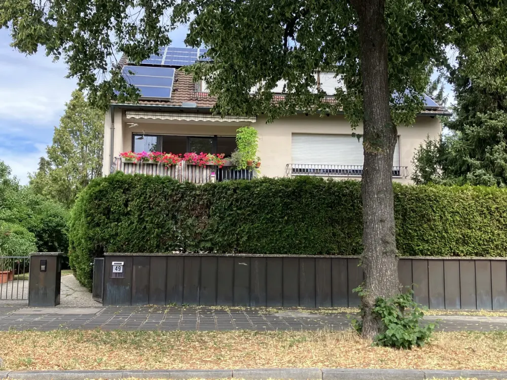 Whg in Mögeldorf mit 3,5 Zimmer EG (ca. 112 qm) zus. dir. verb. 1 Zimmer im Souterrain (ca. 35 qm)