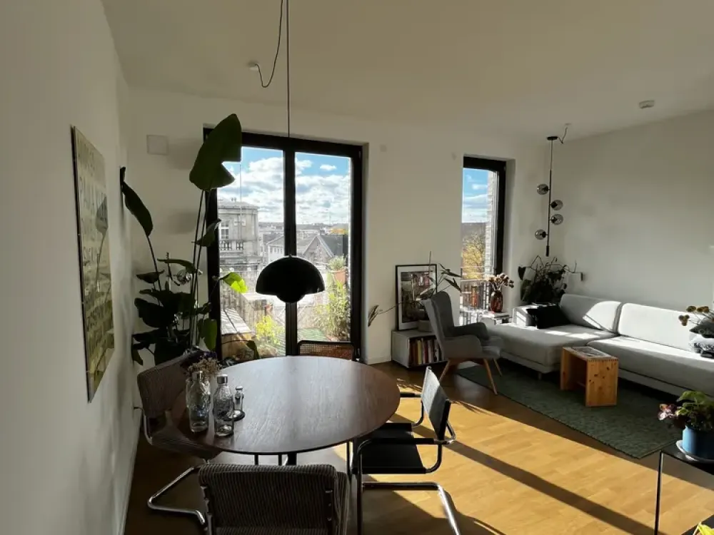 Helle 2-Zimmer-Neubauwohnung mit Balkon