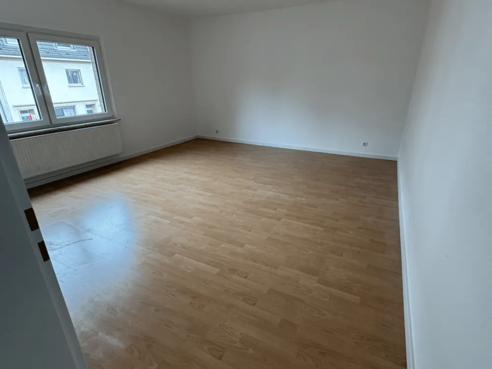 Frisch renovierte 4 Zimmer Maisonetten Wohnung mitten in Köln