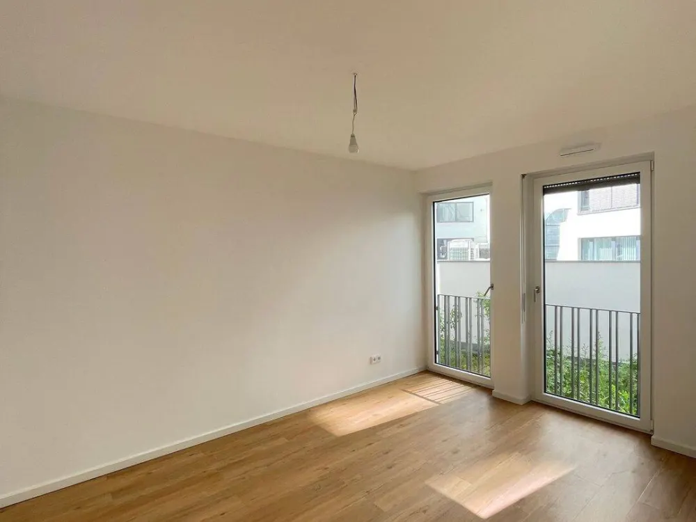 Balkon-2-Zimmer-Terrassenwohnung mit moderner Küche in Frankfurt
